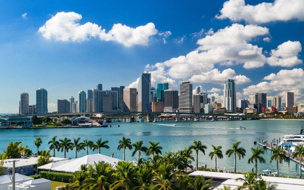 Lip Filler in Miami (2025 Guide)