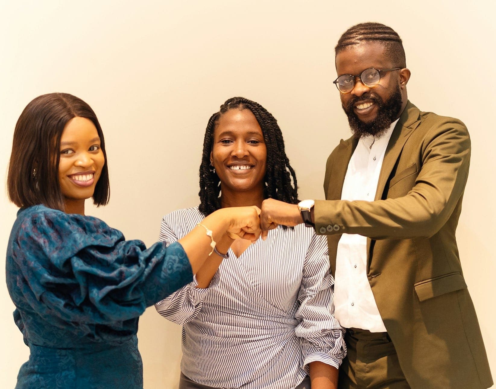 Non-Surgical Facelift vs. Traditional Facelift — Which Works Best?